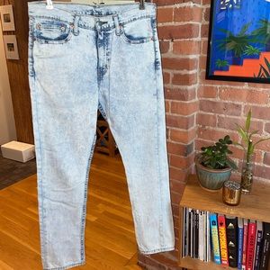 Levi’s light wash 510 jeans